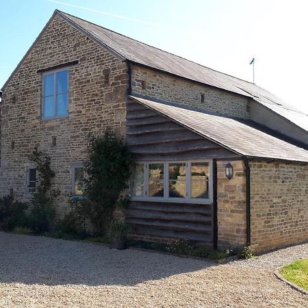 The Byre North End Farm Panzió Ashton Keynes Kültér fotó